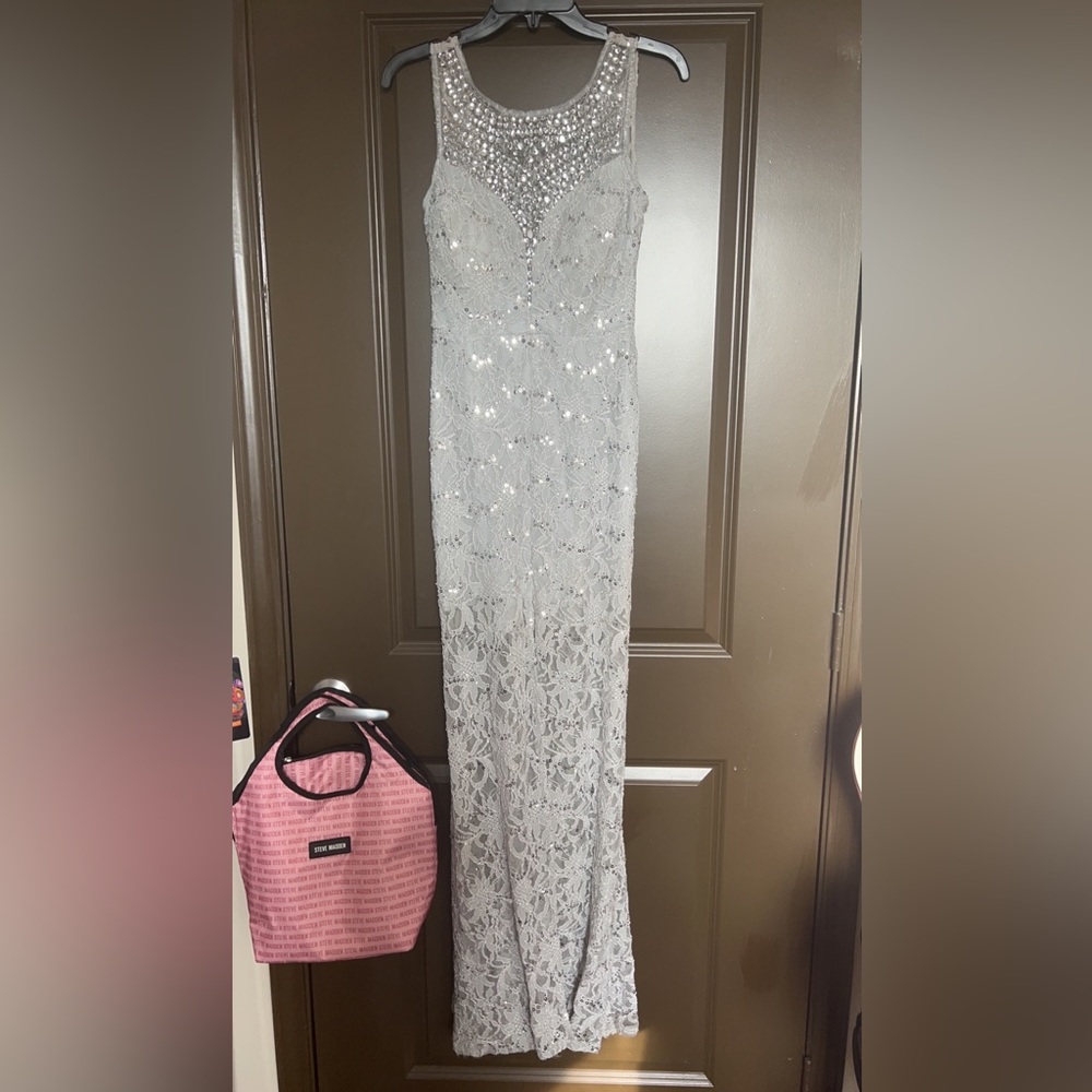Only worn once for prom. Size 8/10